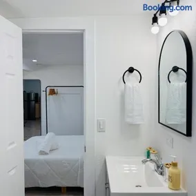 Private, cozy, beach guest-suite C - Image 2