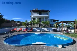 Astri Villa - Image 3