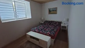 Sunny House - Image 2