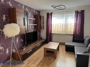 5 Zimmer Haus mit Whirlpool, Grillhütte und privatem Garten, Perfekt für Gruppen oder Familien - Image 1