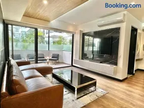 Deluxe Apartment in San Isidro - Image 1