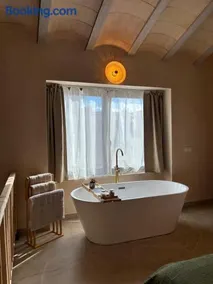 Suite ideal para escapadas romanticas - Image 4