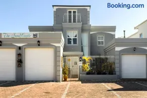 The Sandcastle Guesthouse - Melkbosstrand - Image 3