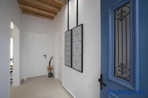 Sfakia Seaside luxury Suites - Image 1