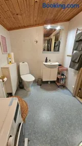 Cabin with big garden and parking - Image 5