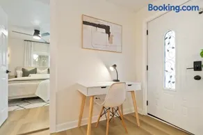 Renovated & Spacious 2BR Downtown Retreat 2 Minutes to FUSE District Pet Friendly Free Parking - Image 5