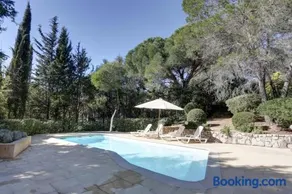 villa 8 pers, climatisée, piscine chauffée, un havre de paix sous les pins parasols - Image 2