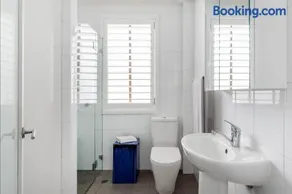 Art Deco Retreat on Challis Avenue Potts Point - Image 2