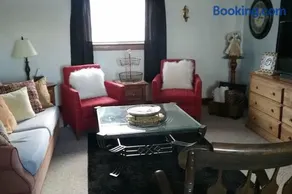 Picasso's Condo - Image 1