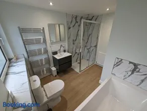 Luxurious Georgian Town House - Image 2