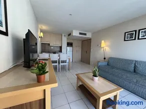 Cap Hermes 200 residence avec piscine et vue port - Image 2
