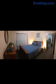 Unique Zone half house with games room & outdoor jacuzzi in Maiden Gully, Bendigo - Image 3