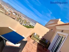 ÁTICO DELUXE entre CENTRO y PLAYA Salinas con TERRAZA, WIFI, PISCINA climatizada, GYM, SAUNA y GARAJE -Smart TV - Image 2