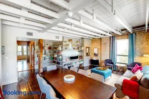 Inviting and historic loft with private terrace & full kitchen extremely walkable - Image 4