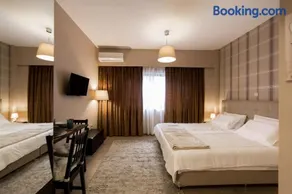 MARGARITA'S SUITES - Image 4