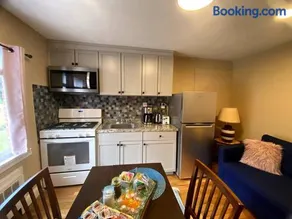 Cozy Boston Getaway Apartment Perfect for 2026 World Cup Visit, Free Parking - Image 4