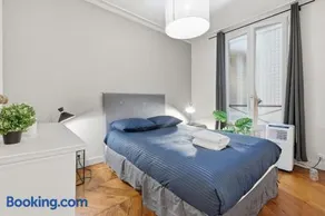 Sophisticated 1BR Near Opéra and Champs-Élysées - Image 2