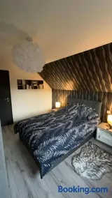 Maison Gite Chez Nounou sauna jacuzzi jardin arboré non clôturé - Image 1