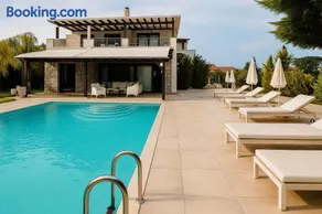 White Diamond Villa with Private Pool for group up to 12 - Image 2