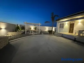 Salento Villa Cice, PET FRIENDLY- AC - WiFi - BBQ - attrezzatura da spiaggia - parcheggio privato sorvegliato, Due unità abitative indipendenti e giardino a due passi dal mare - Torre Ovo - Image 2
