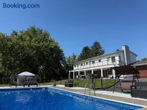 8 Beds Saratoga Waterfront Home, Heated Pool, Sauna, Fish, Boat - Image 1