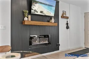Modern Cozy Cottage Near Redwoods & Pristine Beaches - Image 2