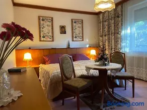 Suburb Hostel - Image 2