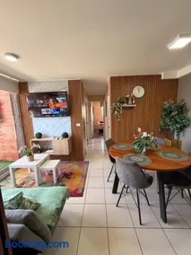 Dep céntrico 3H - 2 baños - parking privado-calefacción-wifi - Image 1