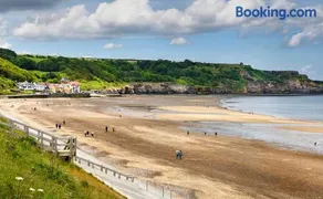 Watersedge Sandsend - Image 1
