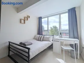 Guest Rooms Near City Centre & Dock Free Parking - Image 1