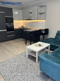 Komarom Luxe Apartment - Image 2