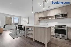 Global Luxury Suites Crystal City - Image 4