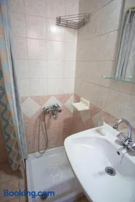 Violetta Apartments - Image 3