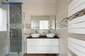 Maison avec jacuzzi - Image 4