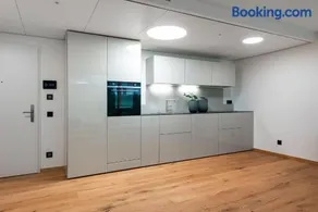 Modern simple and super-equipped style apartment - Image 5