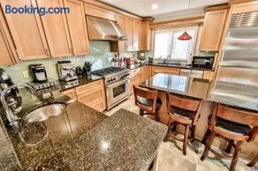 Mountain house w/ stunning views & gourmet kitchen - Image 1