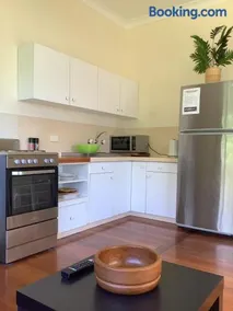 Bermagui Bay Beach House - Bungalow - Pet friendly, in the heart of Bermagui - Image 5