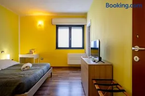 Holos Apartment - Image 1