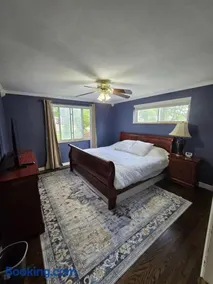 Spacious Family-Friendly Estate - Image 3