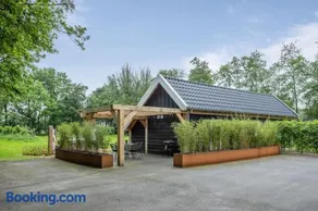 Luxurious nature stay in Friesland with jacuzzi - Image 3