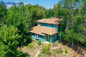 Beautiful Historic House in Central Longmont - Image 2