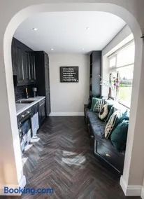 Luxury 2 bed 5 mins from Carrick next to Waterfall - Image 3