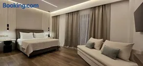 LUMINA Luxury Suites - Image 1
