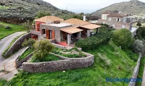 Red House Retreat Aegina Kontos - Image 2