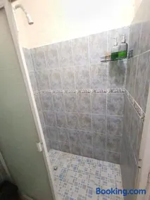 Casa céntrica en zona privada - Image 5