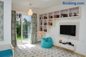 Santaa Teraa Apartments - Image 3