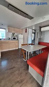 Mobil-home dans un camping - Image 5