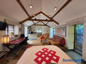 Spacious Studio - Bicester Village & Silverstone - Image 4