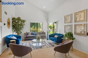 The Nest Modern 4BR4BA Estate-Private Pool Spa - Image 1