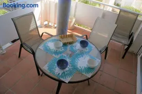 Apartamento con vistas al canal en residencia con piscina AV-20 - Image 1